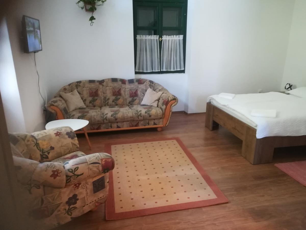 Vendektanya Vendeghaz Ξενοδοχείο Ταπόλκα Εξωτερικό φωτογραφία